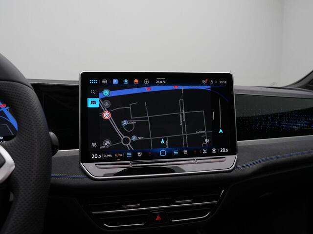 Volkswagen PASSAT Variant 1.5 eHybrid 272 pk DSG R-Line Edition | Panoramdak | Leder | Geheugenstoel-/massagestoelen | Adaptief onderstel | Rondomzicht camera | Stoelventilatie