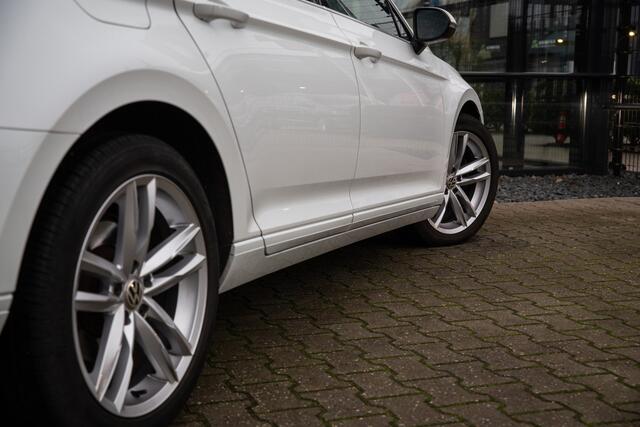 Volkswagen PASSAT Variant 1.6 TDI Highline , Comfortstoelen, Achteruitrijcamera, Stoelverwarming,