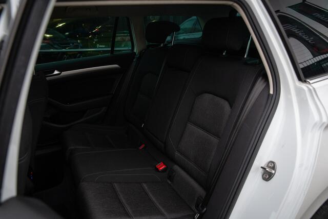 Volkswagen PASSAT Variant 1.6 TDI Highline , Comfortstoelen, Achteruitrijcamera, Stoelverwarming,