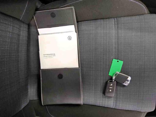 Volkswagen PASSAT Variant 1.4 TSI PHEV GTE Business | Wordt verwacht | Pano | Trekhaak | Camera