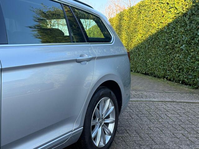 Volkswagen PASSAT Variant 1.5 TSI Business TREKHAAK - ACC - CAMERA - COMFORTSTOELEN