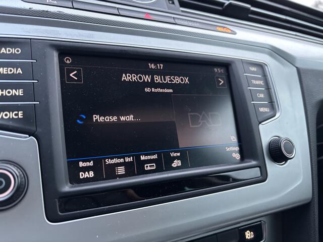 Volkswagen PASSAT Variant 1.4 TSI Automaat Comfortline Business Full LED / Carplay / All-Seasons