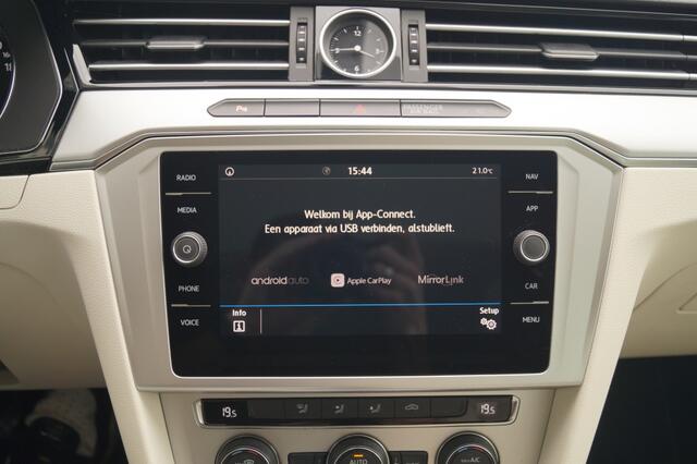 Volkswagen PASSAT 1.6 TDI Comfortline Business 4-drs -PANO-NAVI-ECC-PDC-