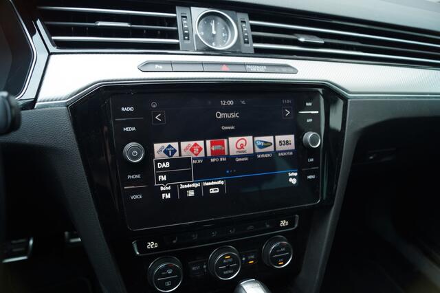 Volkswagen PASSAT Variant 1.4 TSI DSG Highline Business R-line -NAVI-DIGI-XENON-