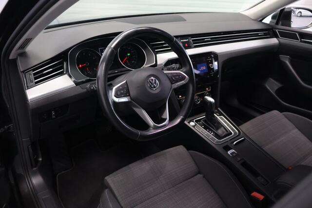 Volkswagen PASSAT Variant 1.5 TSI Comfort Busines | Trekhaak | Navigatie | Camera | LED