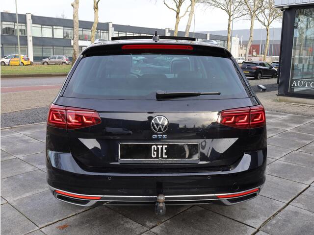 Volkswagen PASSAT Variant GTE 1.4 TSI PHEV 218PK | Panodak | Vol Leer | 360° | Standkachel | Virtual | IQ Light Matrix LED | Trekhaak | Stoelverwarming V+A+Stuurwiel |