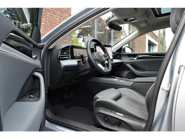 Volkswagen PASSAT Variant 1.5 eHybrid Elegance Business Trekhaak, Panoramadak, Ach