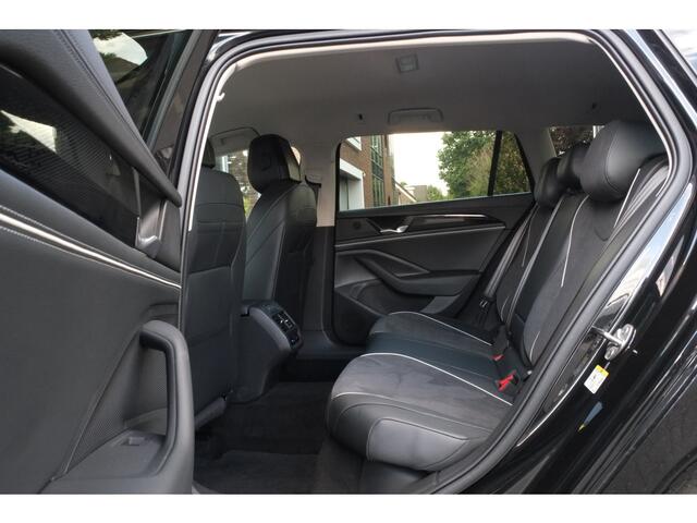 Volkswagen PASSAT Variant 1.5 eHybrid Elegance Business Headup display, 360° Camer