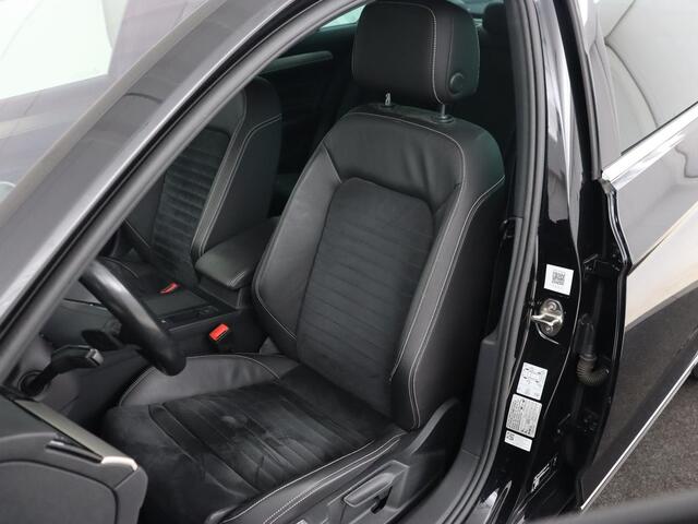Volkswagen PASSAT 2.0 TSI R Line | 190pk | Trekhaak | Leder/Alcantara | Stoelverwarming | Camera | Matrix LED | Adaptive cruise | Virtual Cockpit | Carplay | Navigatie