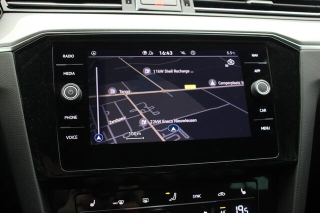 Volkswagen PASSAT Variant 1.4 TSI PHEV GTE Business - Carplay, Navi, Camera, Massage, Stoelverw.