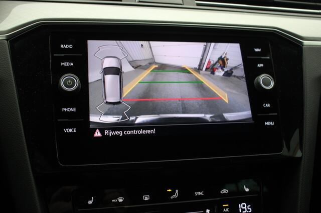 Volkswagen PASSAT Variant 1.4 TSI PHEV GTE Business - Carplay, Navi, Camera, Massage, Stoelverw.