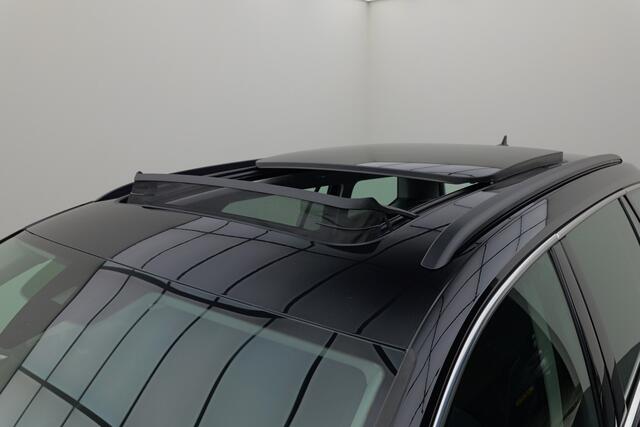 Volkswagen PASSAT Variant 1.4 TSI PHEV GTE Business | Pano | Trekhaak | Camera | SoH 96%