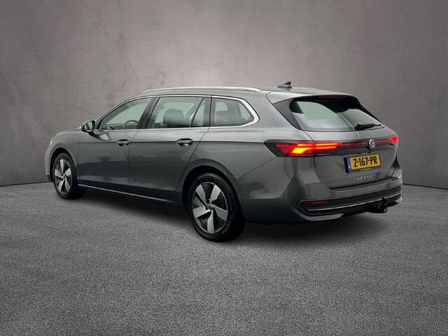 Volkswagen PASSAT Variant Business 1.5 eTSI 150pk DSG Automaat Trekhaak, Adaptive cruise control, Navigatie, Stoelverwarming, LED koplampen, Achteruitrijcamera