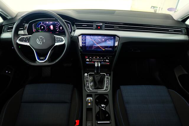 Volkswagen PASSAT Variant 1.4 TSI PHEV GTE Business | TREKHAAK | SCHUIF-KANTEL |