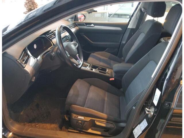 Volkswagen PASSAT Variant 1.4 TSI PHEV GTE Business Premium | LED Matrix | Virtual | Stoelverwarming | ACC | Park Assist | Travel Assist | Camera | Side Assist |