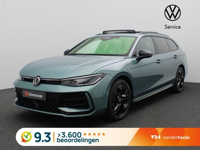 Volkswagen PASSAT Variant 1.5 eHybrid R-Line Edition 272PK DSG Black Style, Pano-Schuifdak, Trekhaak, Lederen Bekleding, Memorystoel, 360gr. Camera, Stoel-Stuurverwarming, 18" LM Velgen