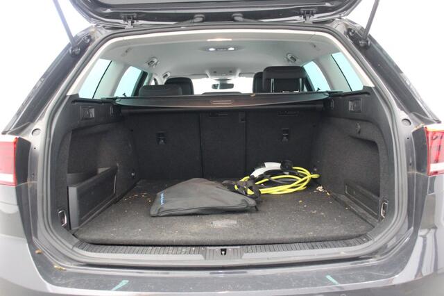 Volkswagen PASSAT Variant 1.4 TSI PHEV GTE Business - Carplay, Navi, Camera, Cruise, Stoelverw. Trekhaak, Massage