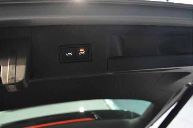 Volkswagen PASSAT Variant 1.5 TSI x R-LINE navi leer pano trekhaak keyless 19 inch !!