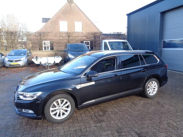Volkswagen PASSAT Variant 1.5 TSI Comfortline Business Ecc, Trekhaak, carplay, navigatie, automaat !!