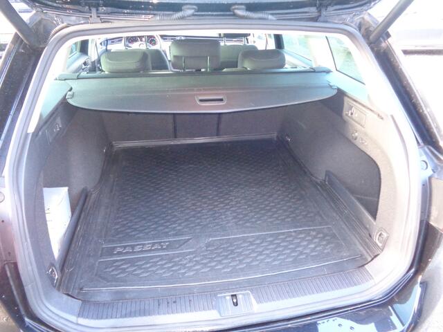 Volkswagen PASSAT Variant 1.5 TSI Comfortline Business Ecc, Trekhaak, carplay, navigatie, automaat !!