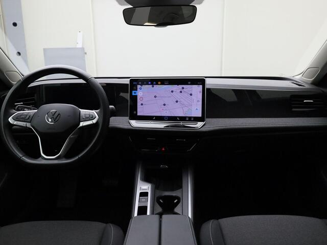 Volkswagen PASSAT Variant 1.5eTSI/150PK DSG · Navigatie · Camera · Stoel- & stuurverwarming · Apple/Android Car Play · Garantie tot mei 2026