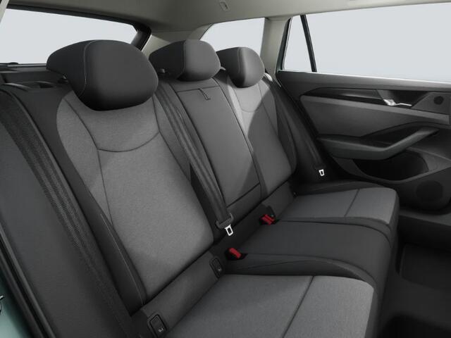 Volkswagen PASSAT Variant Business 1.5 eHybrid 204 PK 6 versn. DSG · Achteruitrijcamera · Draadloze telefoonverbinding ·