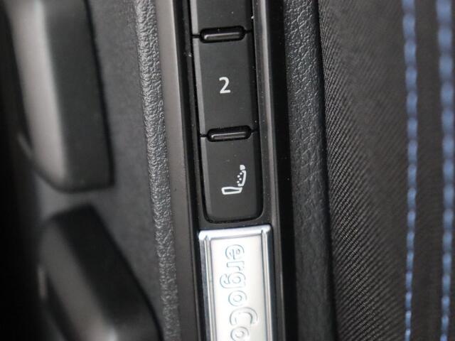 Volkswagen PASSAT 1.4 TSI PHEV GTE | Stoelverwarming | Virtual Cockpit | Adaptive cruise | Massage | Matrix LED | Camera | Memory | Carplay | Navigatie | Plug In