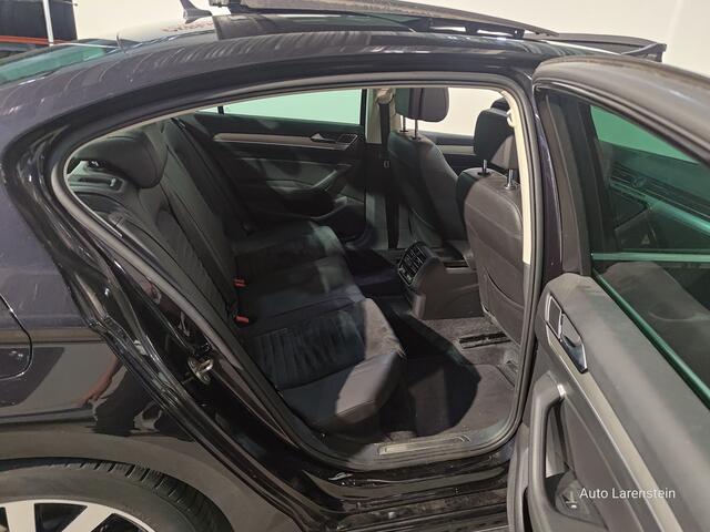 Volkswagen PASSAT 1.8 TSI 180pk R-Line Business Edit. DSG7 Navi / A.Cam.+ 360 / Adapt.CC / Pano.dak / Trekhaak / Advance Pack / Winter Pack / Trekgewicht 1800kg