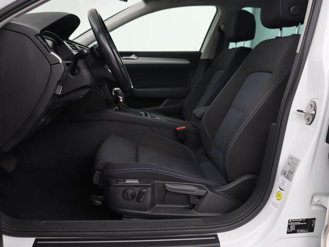 Volkswagen PASSAT 1.4 TSI PHEV GTE | Trekhaak | Stoelverwarming | Virtual Cockpit | Camera | Adaptive cruise | Carplay | Matrix LED | Navigatie | Climate control | Plug In