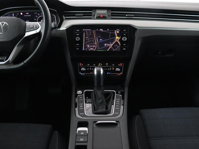 Volkswagen PASSAT 1.4 TSI PHEV GTE | Trekhaak | Stoelverwarming | Virtual Cockpit | Camera | Adaptive cruise | Carplay | Matrix LED | Navigatie | Climate control | Plug In