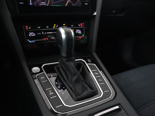 Volkswagen PASSAT 1.4 TSI PHEV GTE | Trekhaak | Stoelverwarming | Virtual Cockpit | Camera | Adaptive cruise | Carplay | Matrix LED | Navigatie | Climate control | Plug In