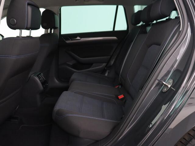 Volkswagen PASSAT 1.4 TSI PHEV GTE | Trekhaak | Stoelverwarming | Massage | Camera | Carplay | Navigatie | Adaptive cruise | Matrix LED | Parkeerhulp | Climate control | Plug In