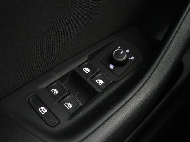 Volkswagen PASSAT 1.4 TSI PHEV GTE | Trekhaak | Stoelverwarming | Massage | Camera | Carplay | Navigatie | Adaptive cruise | Matrix LED | Parkeerhulp | Climate control | Plug In