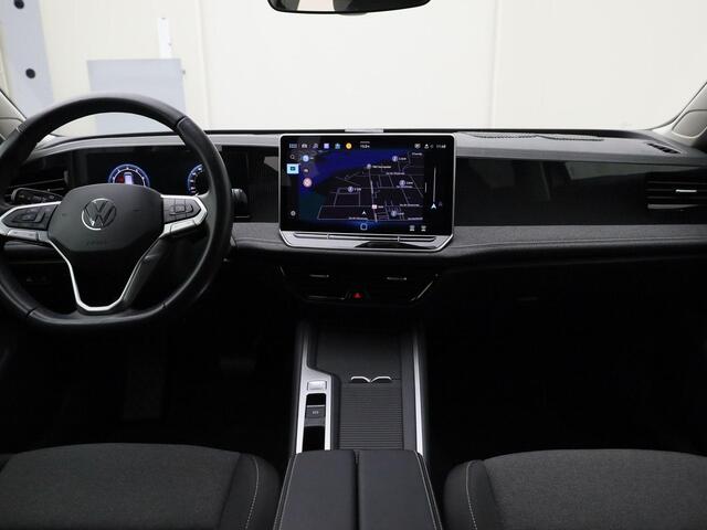 Volkswagen PASSAT Variant 1.5 eTSI/150PK Business Navigatie · Achteruitrijcamera · Trekhaak · Garantie t/m 22-05-2028 of 100000km.