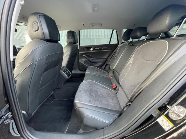 Volkswagen PASSAT Variant 1.5 TSI eHybrid 204pk Business | Elk Trekhaak | Head-Up