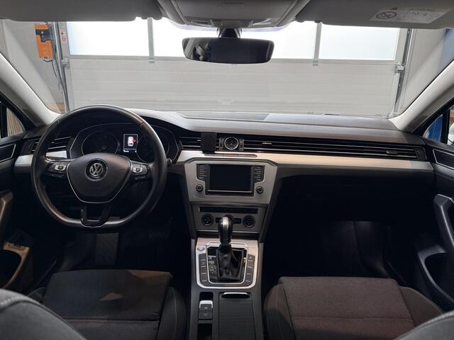 Volkswagen PASSAT Variant 1.4 TSI ACT Comfortline - NL AUTO - AUTOMAAT - STOEL + STUURVERWARMING - LM VELGEN - TREKHAAK - PARKEERCAMERA