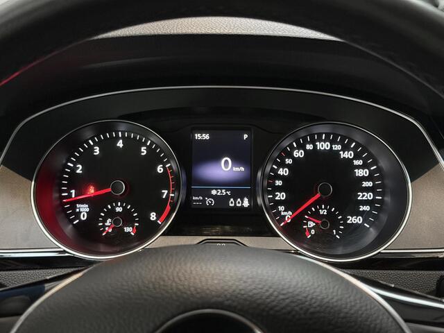 Volkswagen PASSAT Variant 1.4 TSI ACT Comfortline - NL AUTO - AUTOMAAT - STOEL + STUURVERWARMING - LM VELGEN - TREKHAAK - PARKEERCAMERA