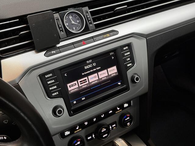 Volkswagen PASSAT Variant 1.4 TSI ACT Comfortline - NL AUTO - AUTOMAAT - STOEL + STUURVERWARMING - LM VELGEN - TREKHAAK - PARKEERCAMERA