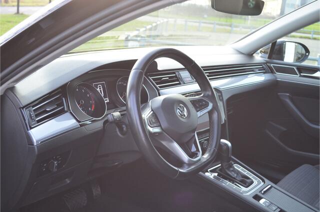 Volkswagen PASSAT Variant 1.5 TSI Comfort Pano | Comfortst. | Keyles | Carplay | Achteruitrij camera | Stoelverwarming