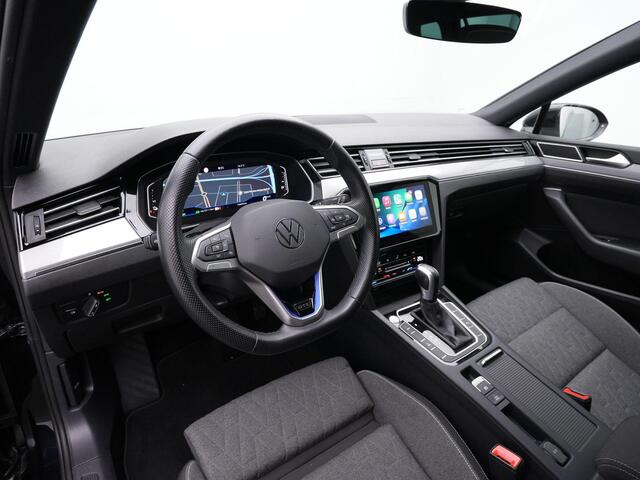 Volkswagen PASSAT Variant 1.4 TSI PHEV 218 pk DSG GTE Business | Panoramadak | Navigatie Discover Pro | IQ Light | Achteruitrijcamera