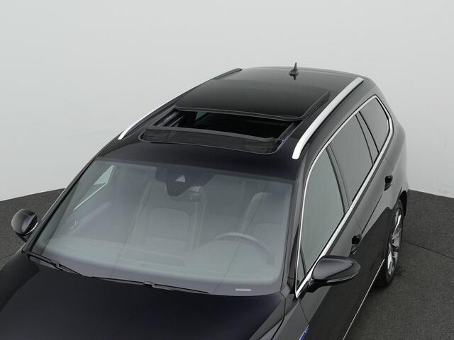 Volkswagen PASSAT Variant 1.4 TSI PHEV 218 pk DSG GTE Business | Panoramadak | Navigatie Discover Pro | IQ Light | Achteruitrijcamera