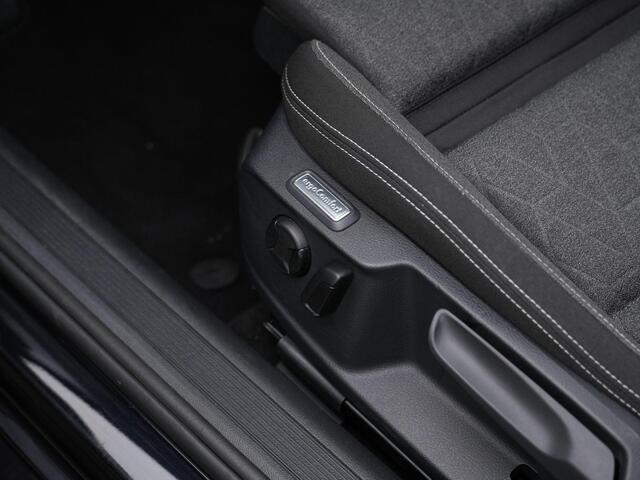 Volkswagen PASSAT Variant 1.4 TSI PHEV 218 pk DSG GTE Business | Panoramadak | Navigatie Discover Pro | IQ Light | Achteruitrijcamera