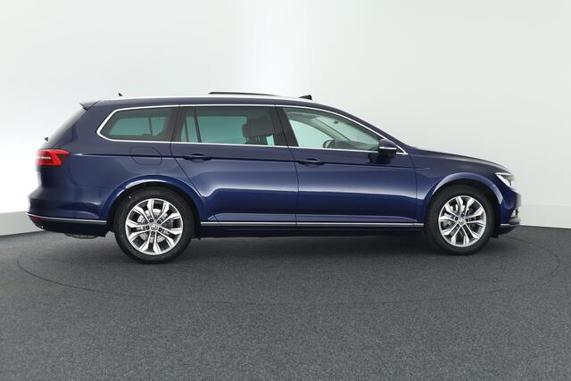 Volkswagen PASSAT Variant 1.4 TSI 150pk DSG Highline Panoramadak Stoelverwarming Navigatie Virtual Cockpit Stoelverwarming