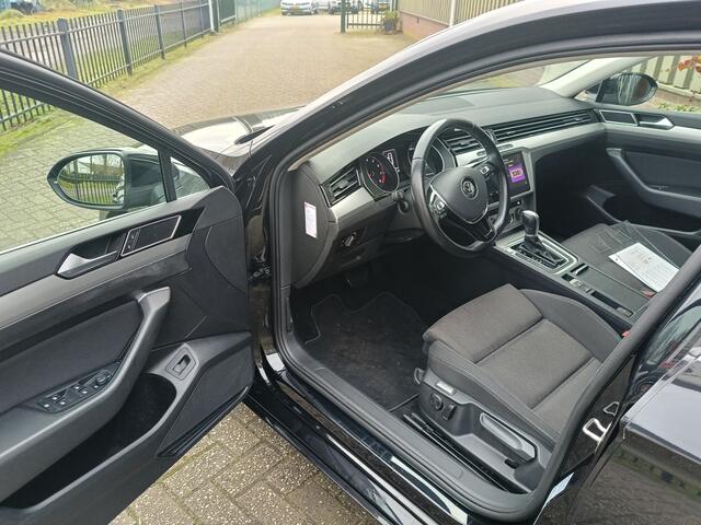 Volkswagen PASSAT Variant 1.5 TSI Comfortline Business | Trekhaak | Adaptieve cruise control | Led | NAP |