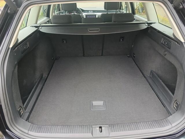 Volkswagen PASSAT Variant 1.5 TSI Comfortline Business | Trekhaak | Adaptieve cruise control | Led | NAP |