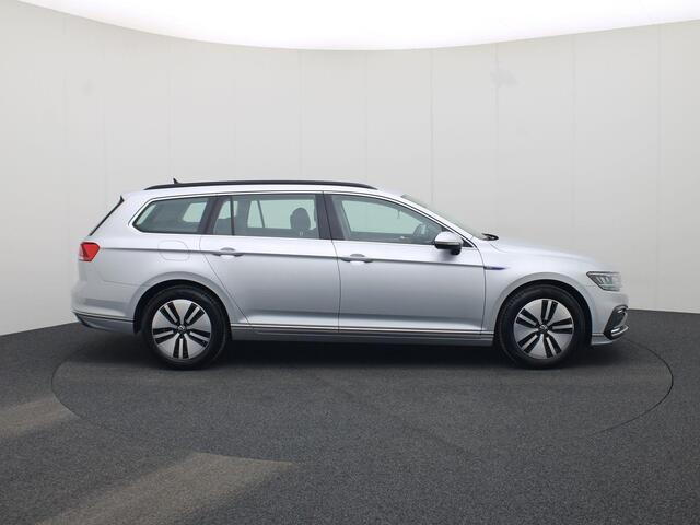 Volkswagen PASSAT Variant 1.4TSI 160kW/218PK PHEV GTE Business DSG · Navigatie · Apple/Android Car Play · Camera + Parkeersensoren · Stoelverwarming ·