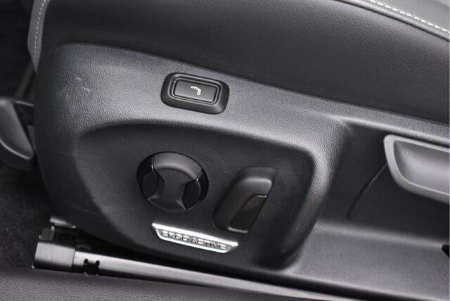 Volkswagen PASSAT Variant 1.5 eTSI Business Virtual cockpit, Travel assist, Camera, Ergo Active, Carplay, Stoelverwarming