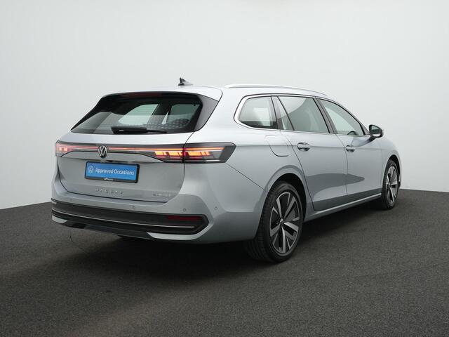 Volkswagen PASSAT Variant 1.5 eHybrid 204 pk DSG Business | IQ Light | Leder/alcantara | Achteruitrijcamera | Massage | Side Assist