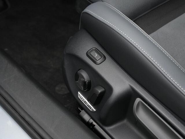 Volkswagen PASSAT Variant 1.5 eHybrid 204 pk DSG Business | IQ Light | Leder/alcantara | Achteruitrijcamera | Massage | Side Assist