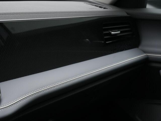 Volkswagen PASSAT Variant 1.5 eHybrid 204 pk DSG Business | IQ Light | Leder/alcantara | Achteruitrijcamera | Massage | Side Assist